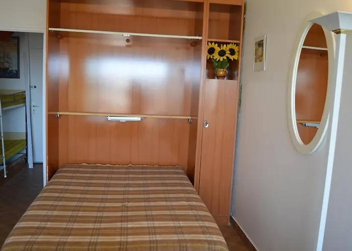 Cap D'agde Naturisme, 1 Piece, 2 Personnes - Fr-1-249a-13 *